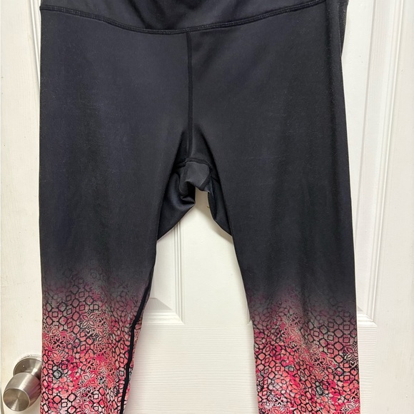 GAIAM Women’s Black and Pink Ombre Leggings - Picture 1 of 3